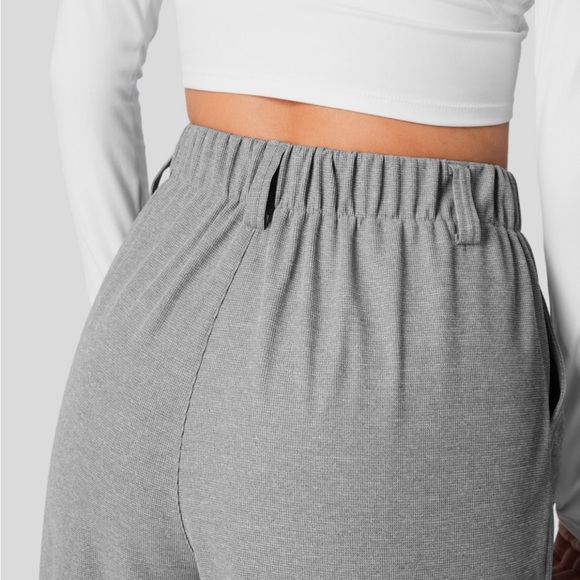 Halara High Waisted Plicated Side Pocket Wide Leg Waffle Work Pants Small NEW!! - Picture 5 of 7